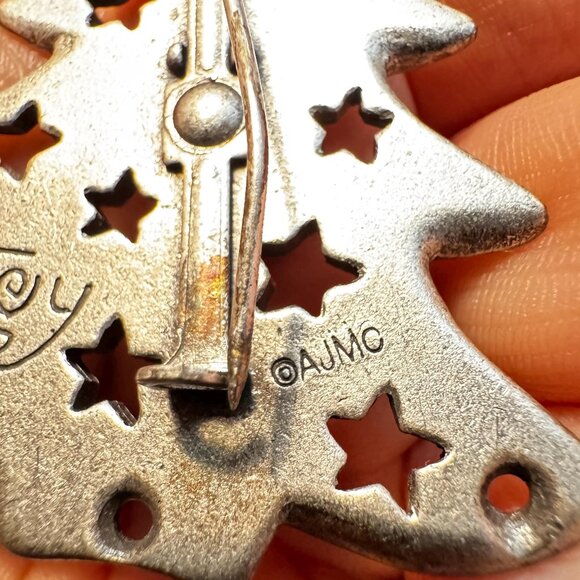 Vintage AJMC Christmas Tree Brooch Joy Cutout Stars Signed Holiday Pin 2 Inch - Picture 5 of 6